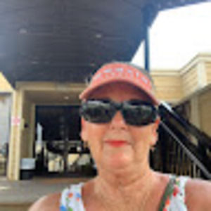 Meet your Posher, Madelyn